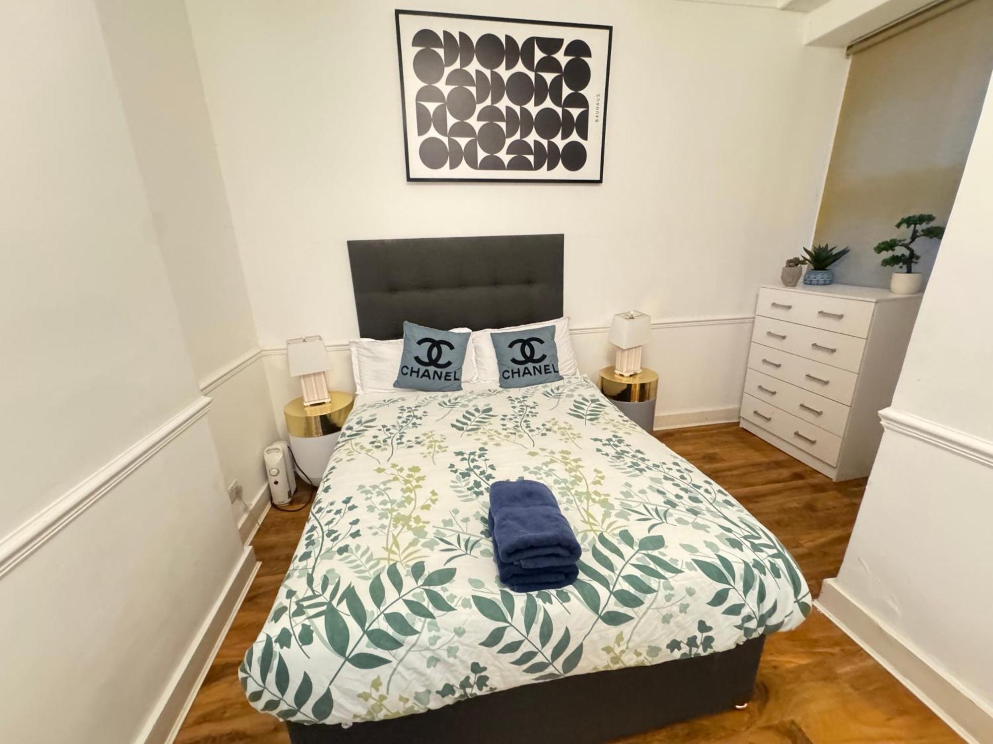 Family Four Bedroom House Walk From Hyde Park * London