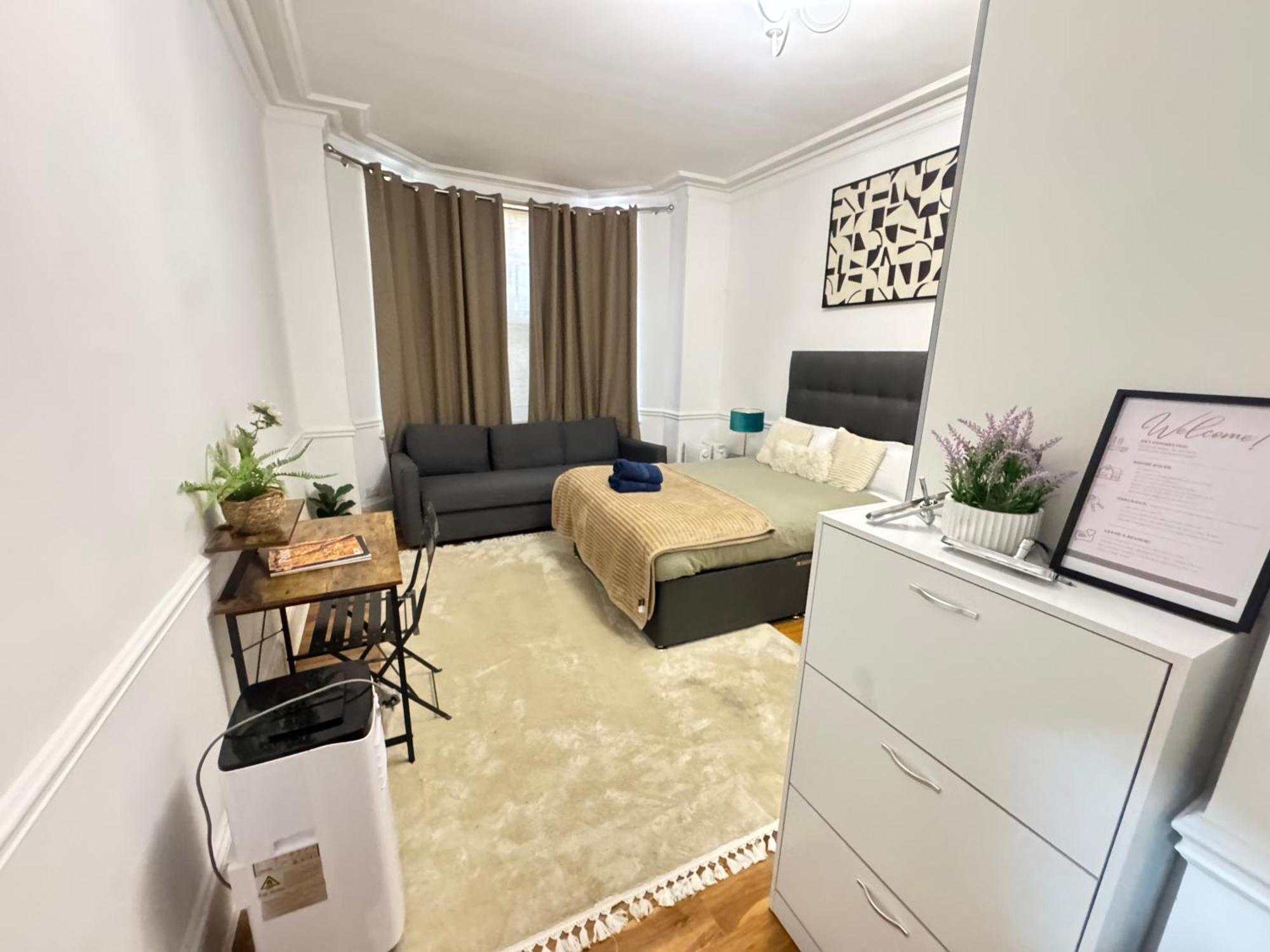 Family Four Bedroom House Walk From Hyde Park * London